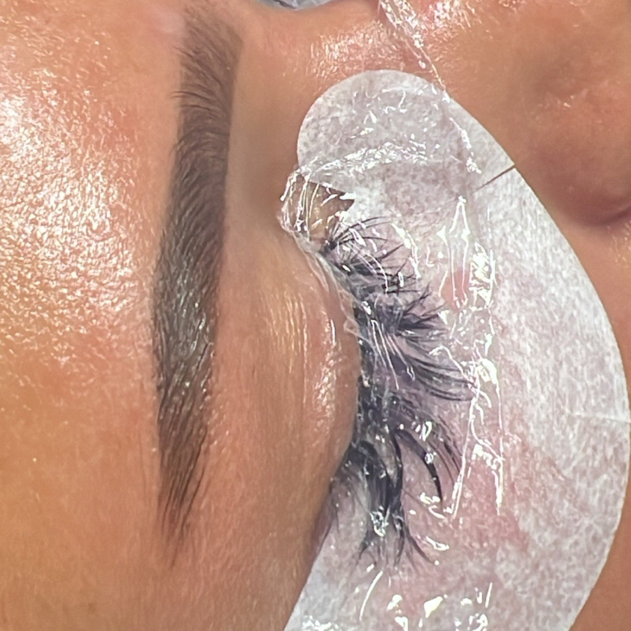 Eyelash extension removal