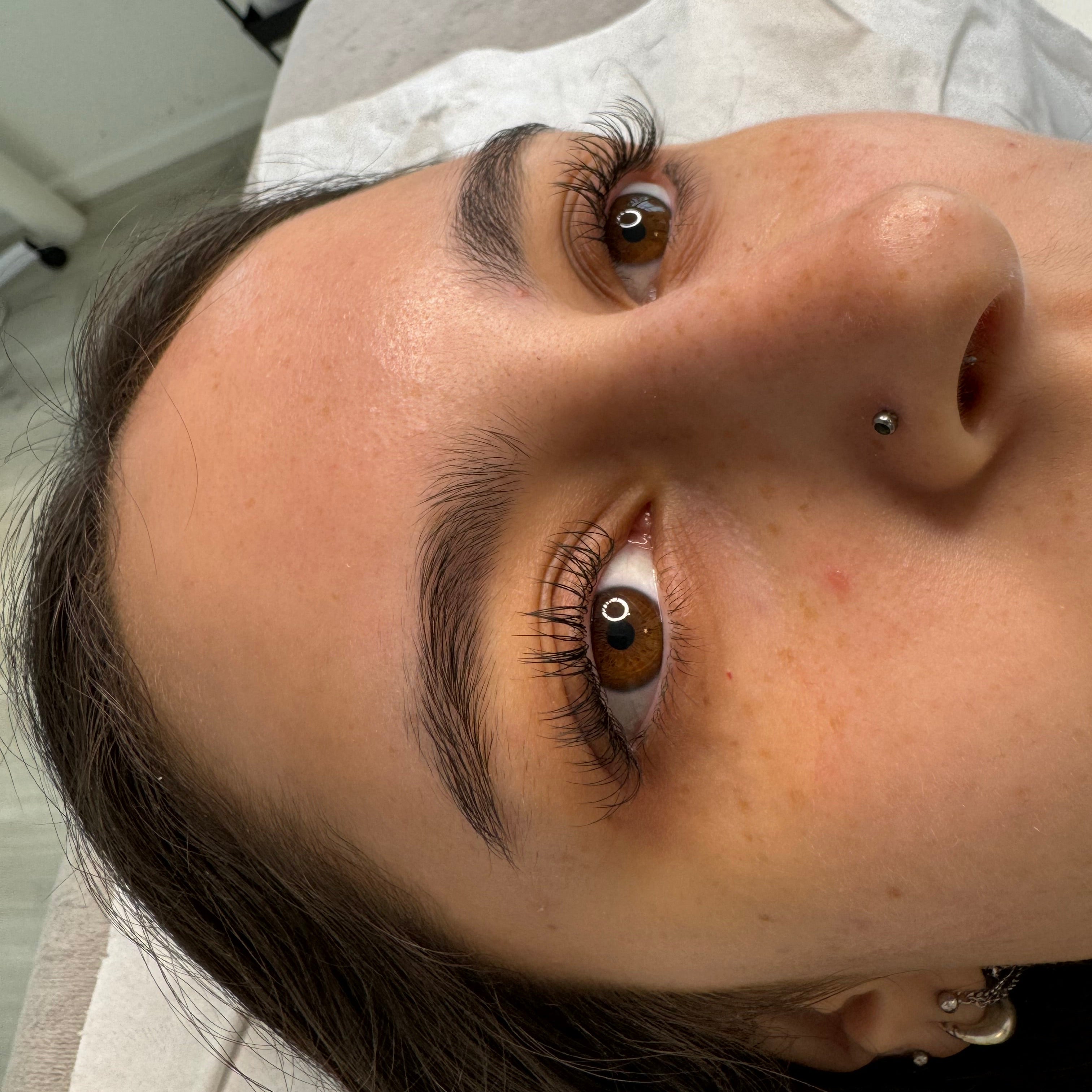 Beginner classic lash course with model work and lash mapping practice